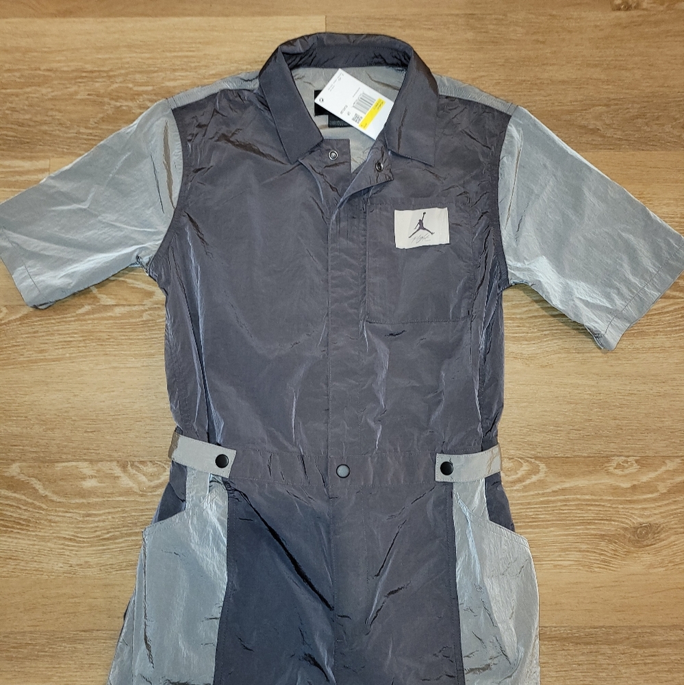 Jordan Essentials Women's Size Small Flight Suit Jumpsuit New - Picture 5 of 5